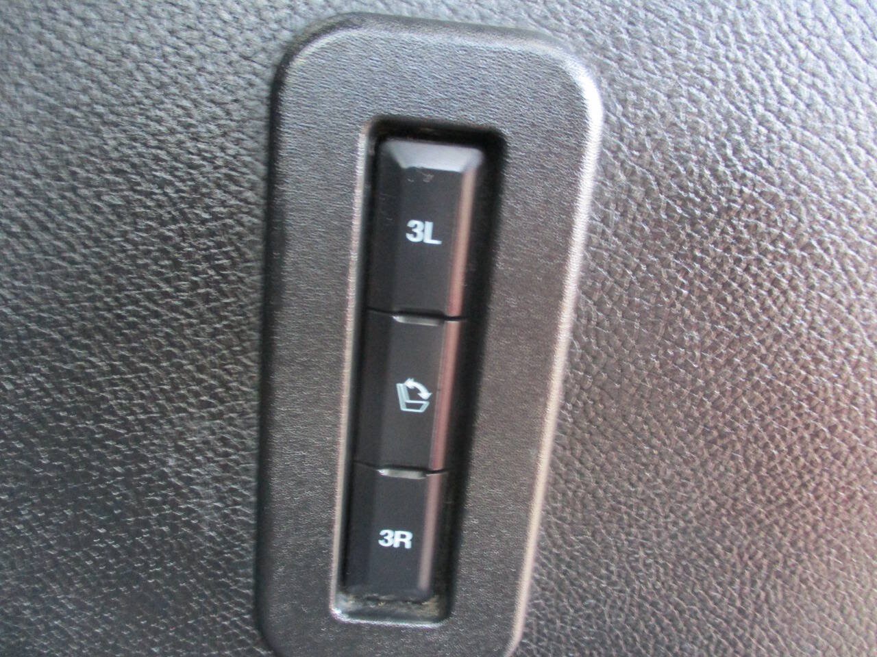 Used 2017 Lincoln Navigator L Select AWD/4WD image 29