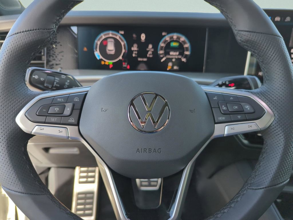 New 2026 Volkswagen Tiguan SE R-Line image 21