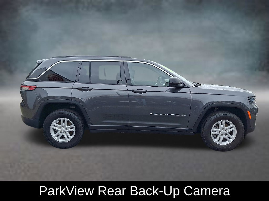 Used 2024 Jeep Grand Cherokee Laredo w/ Luxury Tech Group I AWD/4WD image 5