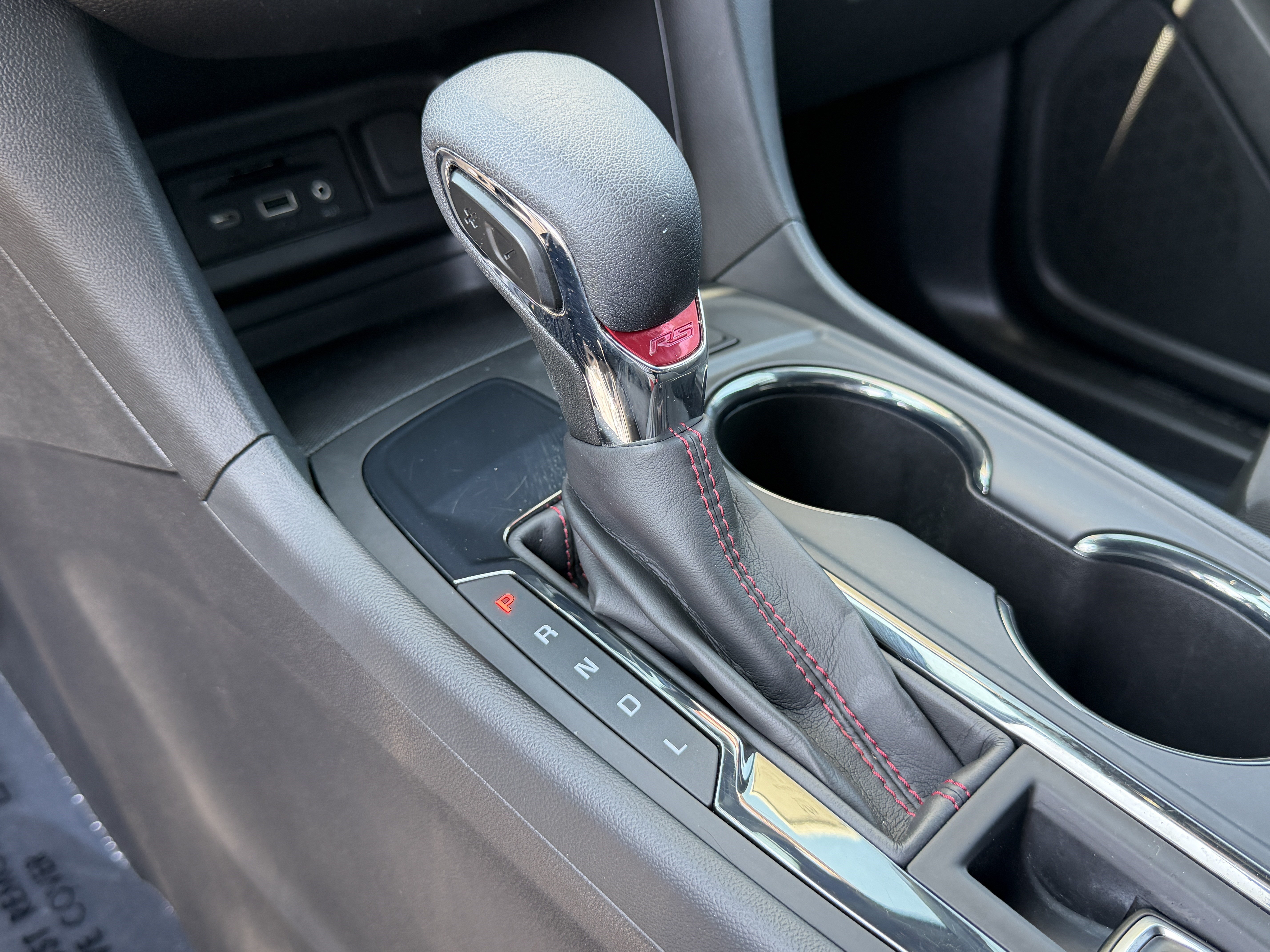 Used 2024 Chevrolet Equinox RS FWD image 23