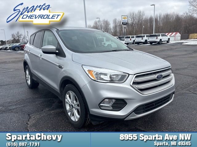 Used 2019 Ford Escape SE image 1