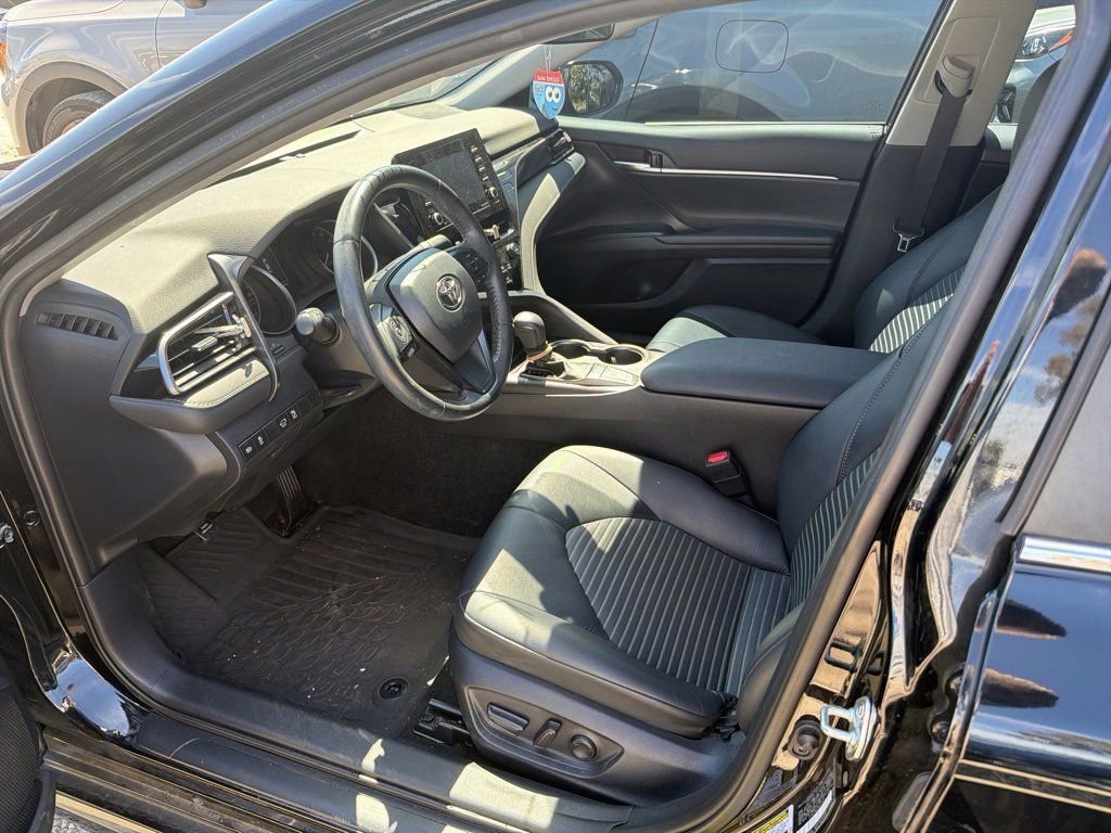 Used 2023 Toyota Camry SE image 6