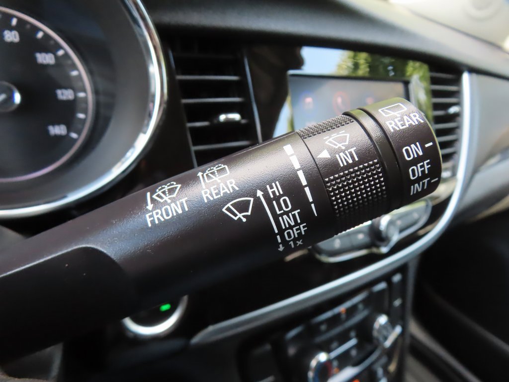 Used 2022 Buick Encore Preferred image 22