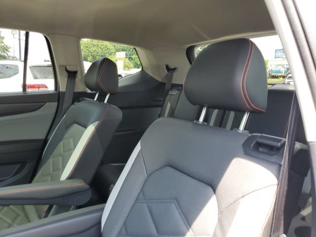 Certified 2025 Volkswagen Atlas Peak Edition SE AWD/4WD image 15