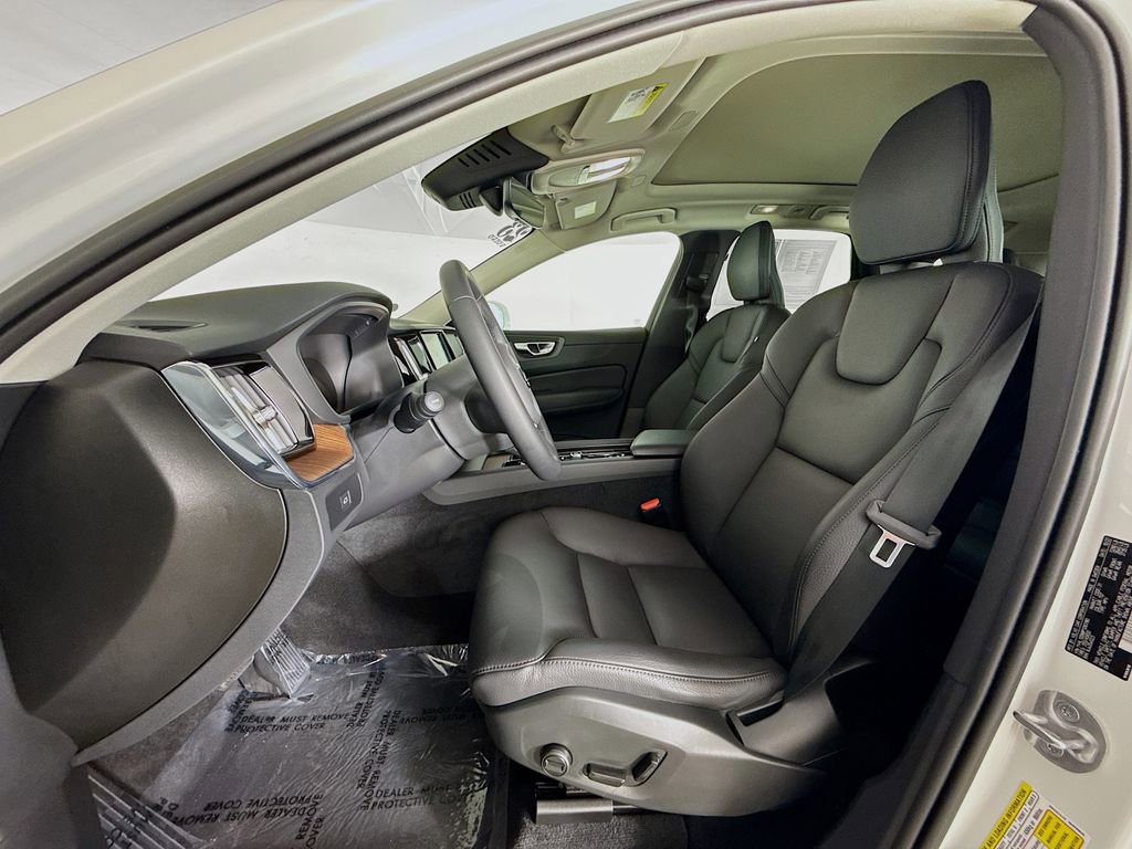 Certified 2023 Volvo XC60 B5 Plus w/ Protection Package Premier image 21