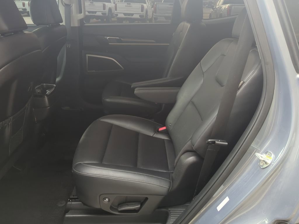 Used 2023 Kia Telluride S image 24