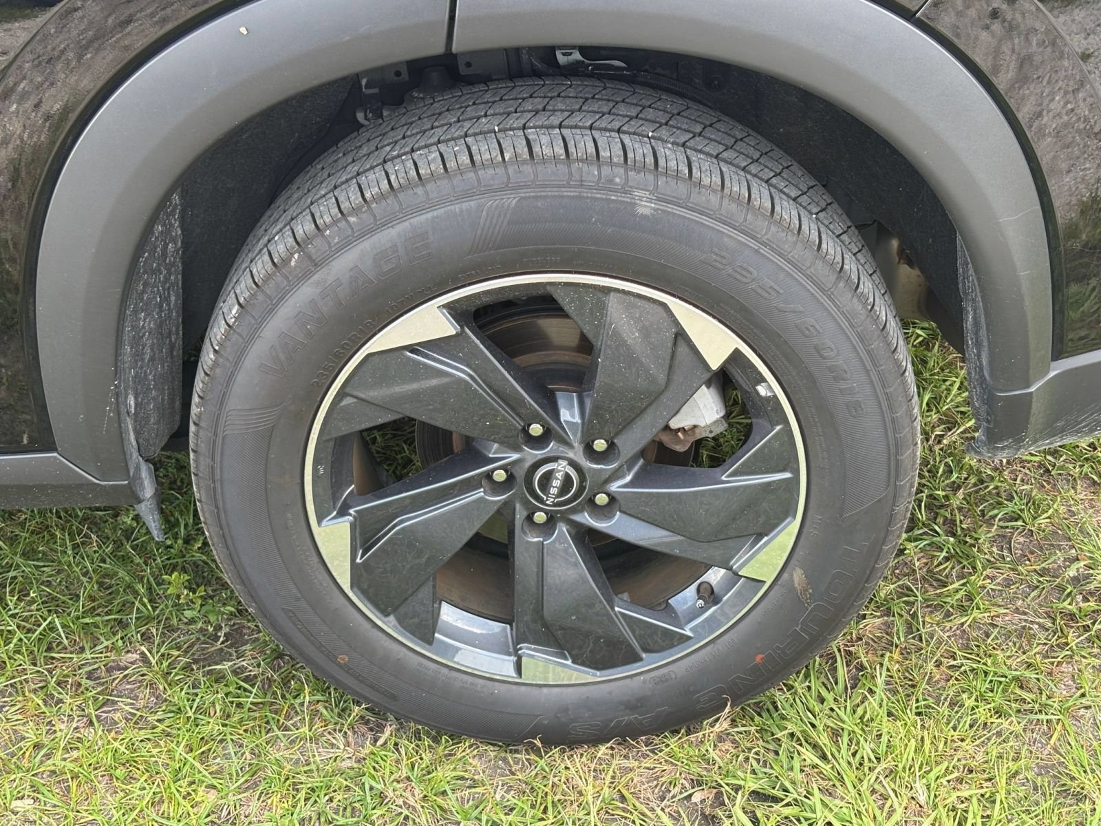 Used 2025 Nissan Rogue SV FWD image 30