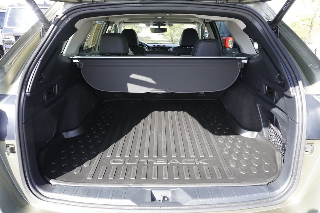 Used 2022 Subaru Outback Limited image 31