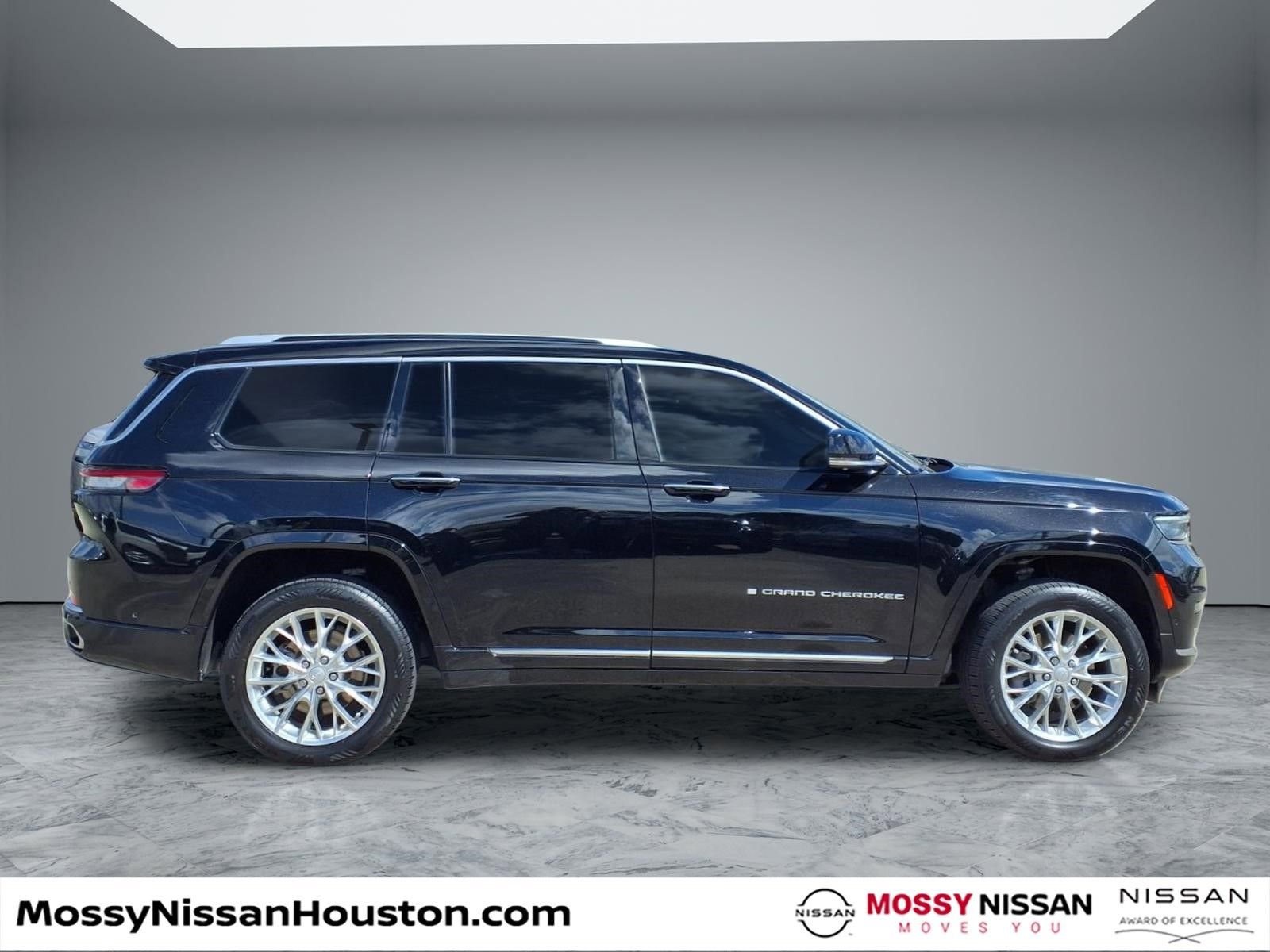 Used 2021 Jeep Grand Cherokee L Summit w/ Advanced Protech Group IV image 8