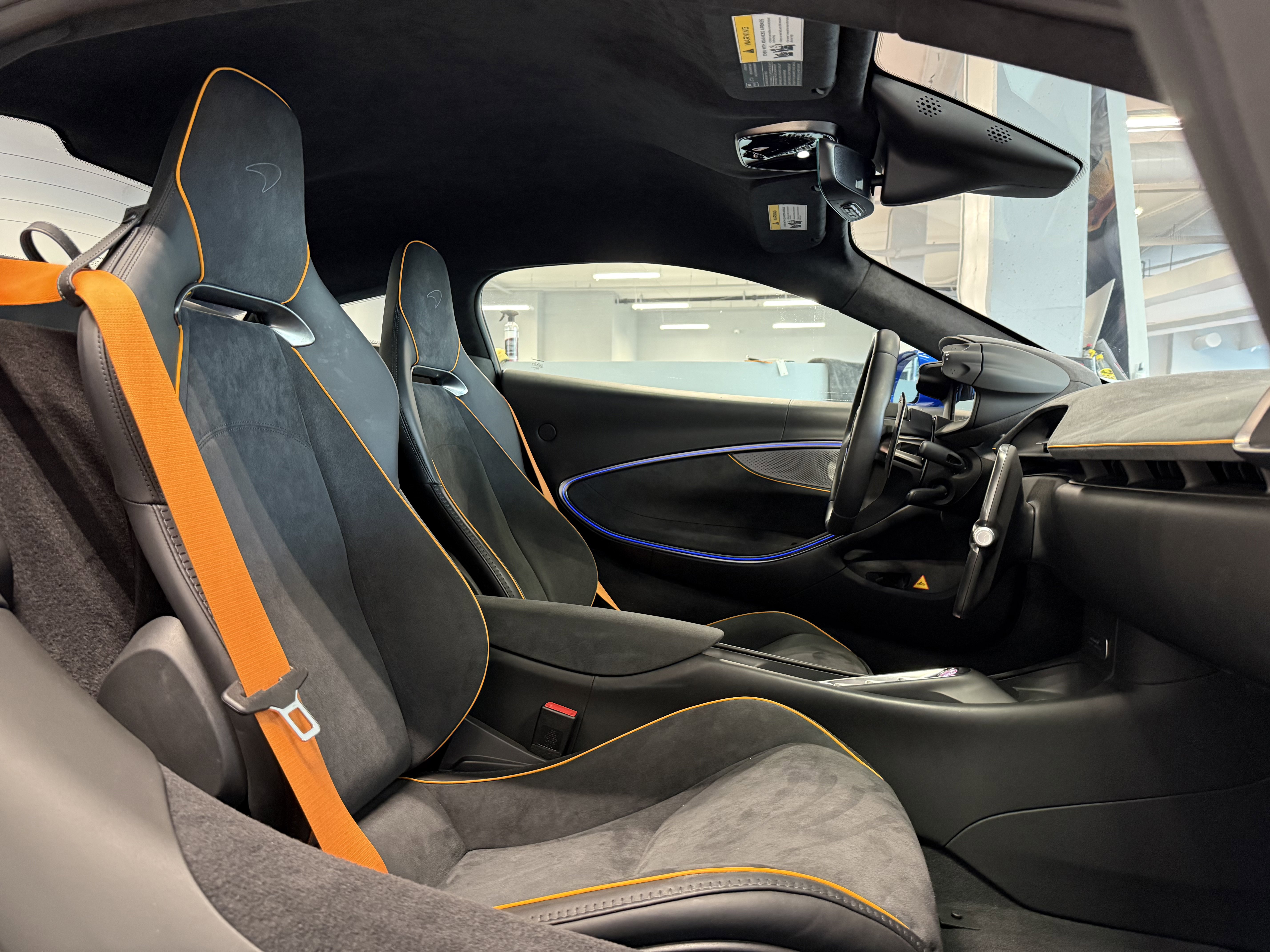 Used 2024 McLaren Artura image 13