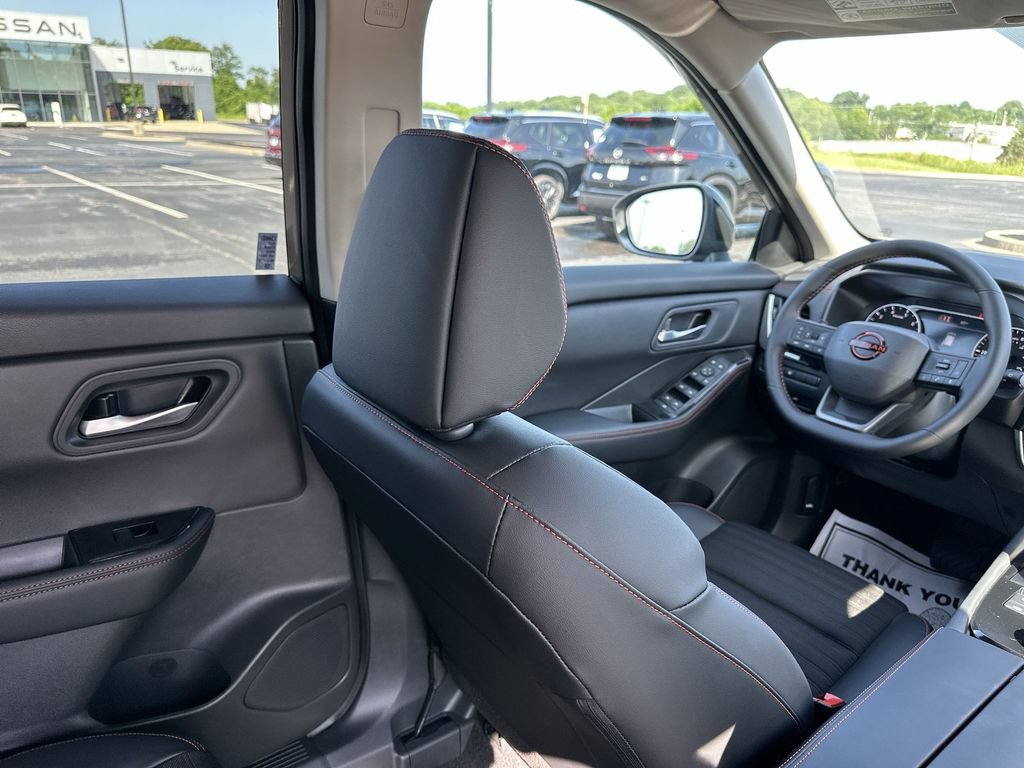 New 2026 Nissan Rogue SV AWD/4WD image 15
