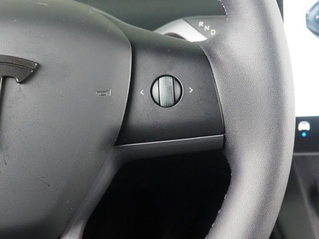 Used 2025 Tesla Model Y AWD image 22