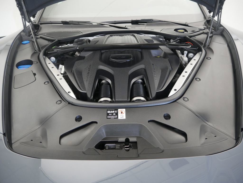 Certified 2025 Porsche Panamera 4 image 12