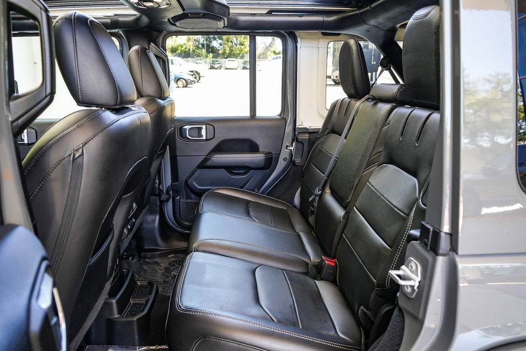 Used 2023 Jeep Wrangler Unlimited Sahara AWD/4WD image 19