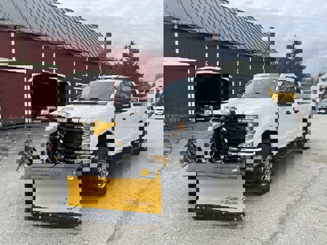 Used 2022 Ford F250 XL w/ Power Equipment Group AWD/4WD image 2