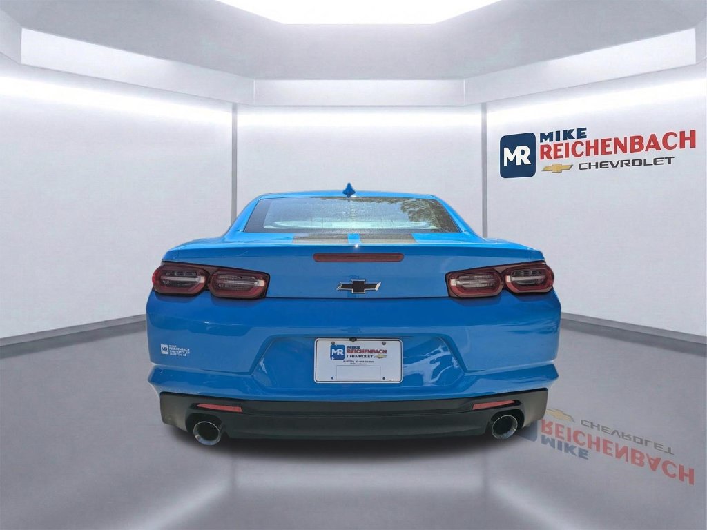 Used 2022 Chevrolet Camaro LT RWD image 5