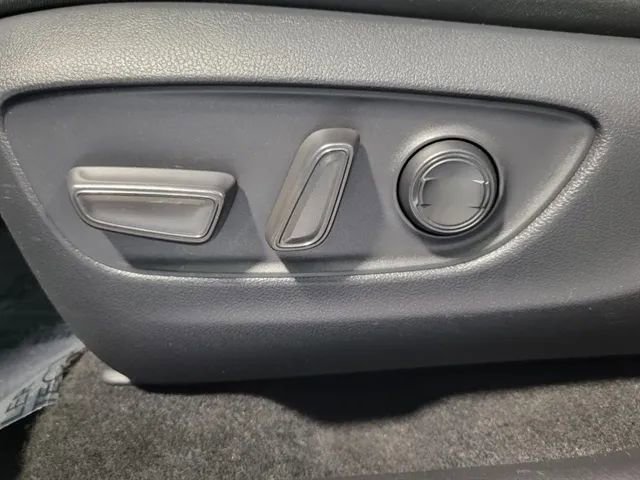 Used 2023 Toyota RAV4 SE AWD/4WD image 11