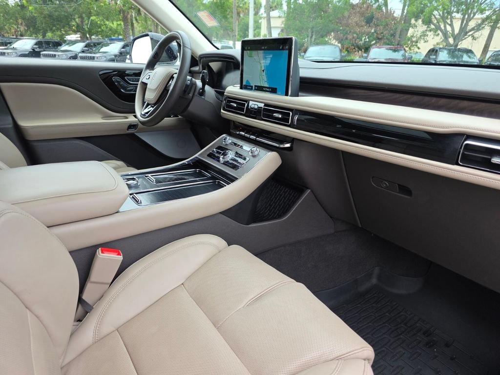 Used 2024 Lincoln Aviator Reserve w/ Equipment Group 201A AWD/4WD image 14
