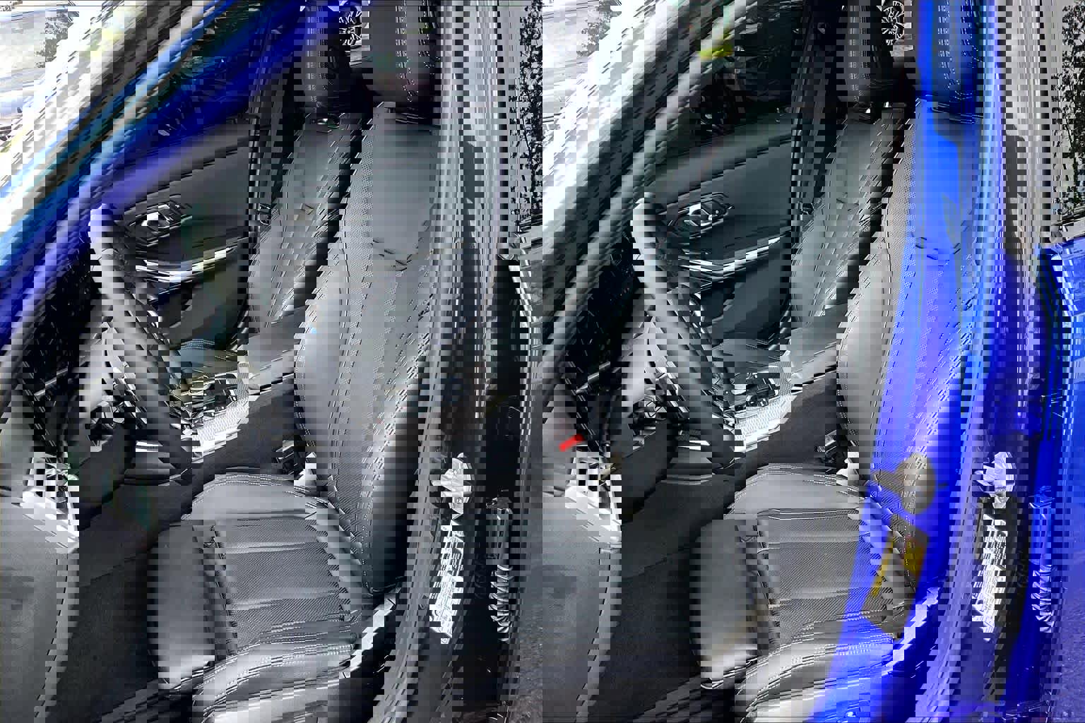 Certified 2025 BMW 330i Sedan w/ M Sport Package RWD image 8