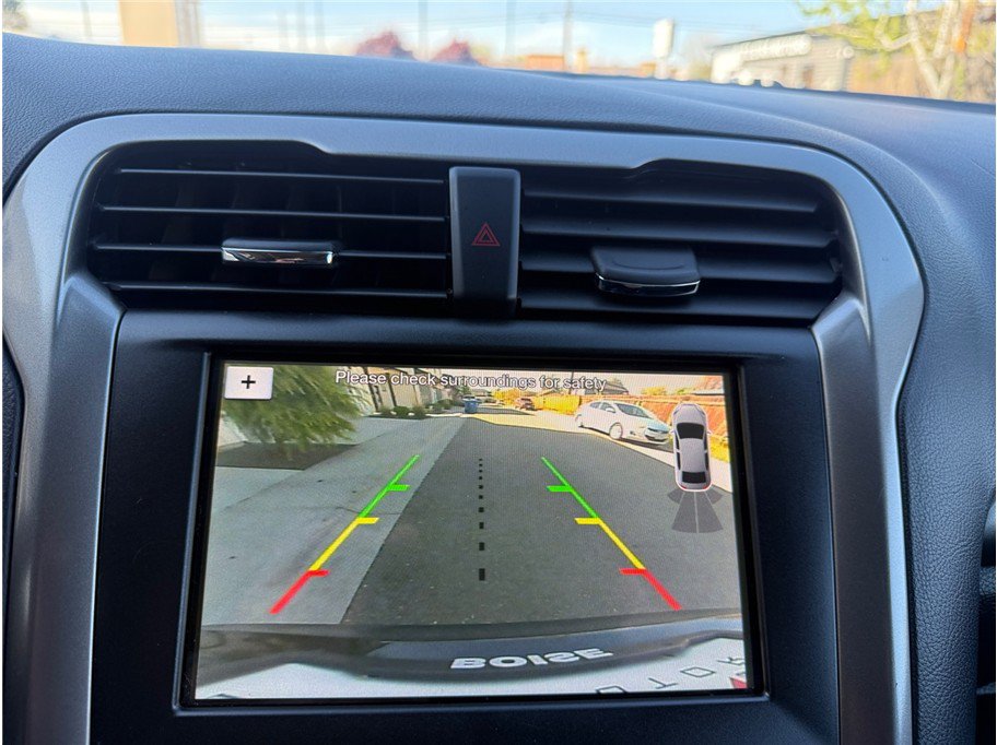 Used 2019 Ford Fusion SE FWD image 18
