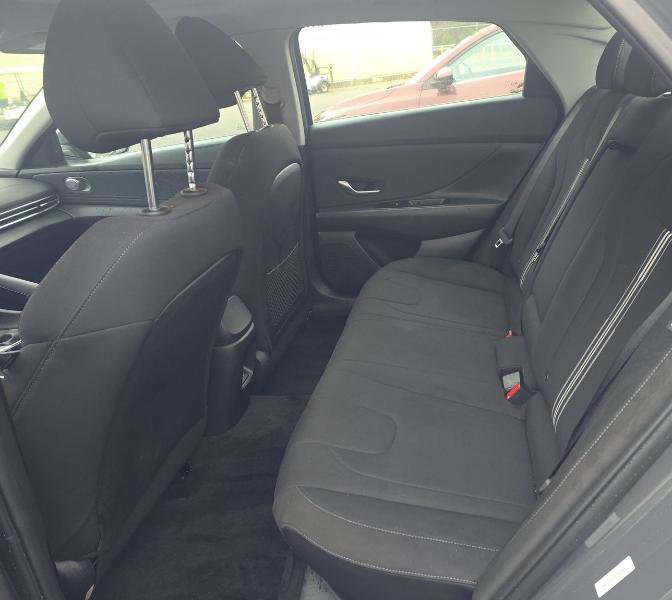 Used 2024 Hyundai Elantra SEL image 9