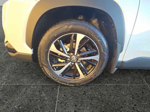 Used 2024 Toyota Corolla Cross XSE image 18