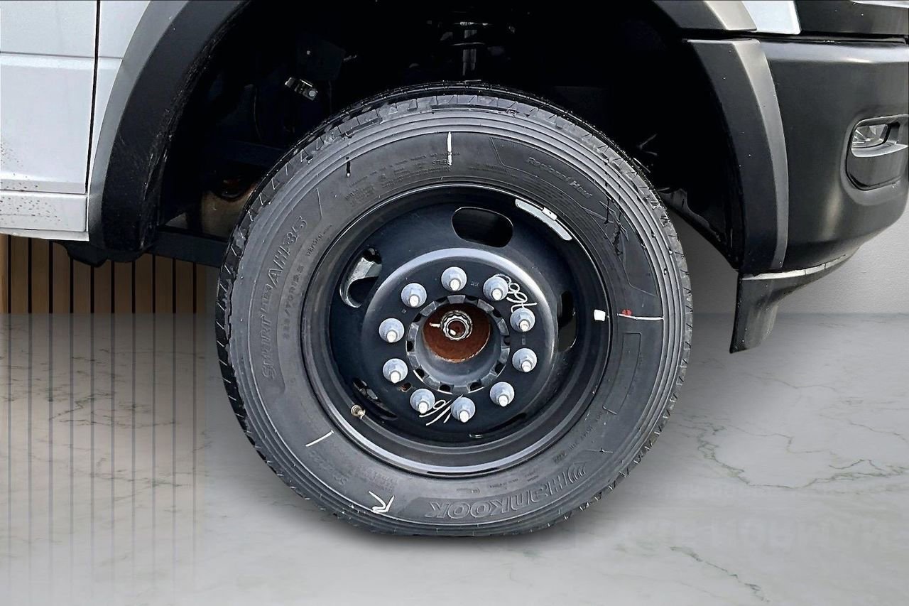 New 2025 RAM 5500 Tradesman AWD/4WD image 32