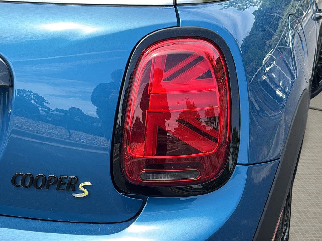 Used 2023 MINI Cooper SE FWD image 13