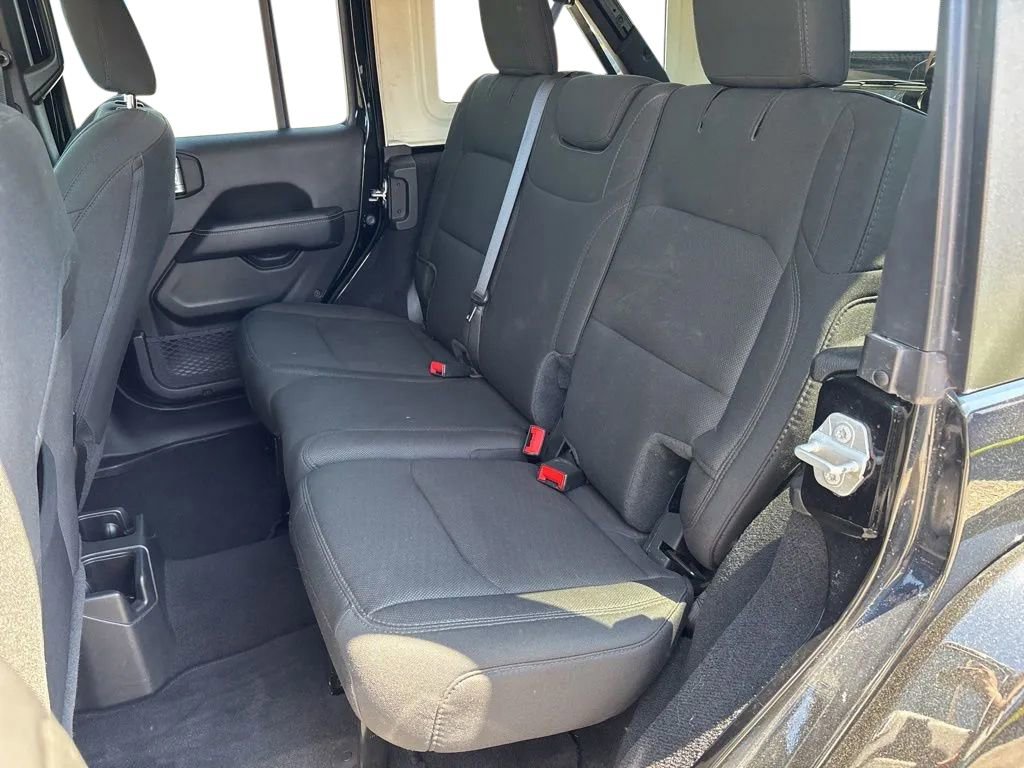 Used 2021 Jeep Wrangler Unlimited Sahara AWD/4WD image 23