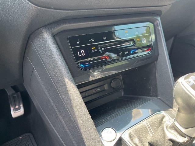 Used 2022 Volkswagen Tiguan SEL R-Line image 25