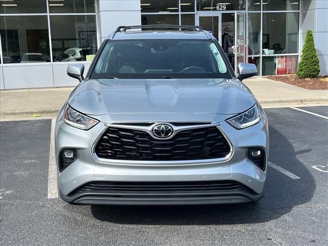 Used 2022 Toyota Highlander Limited image 4