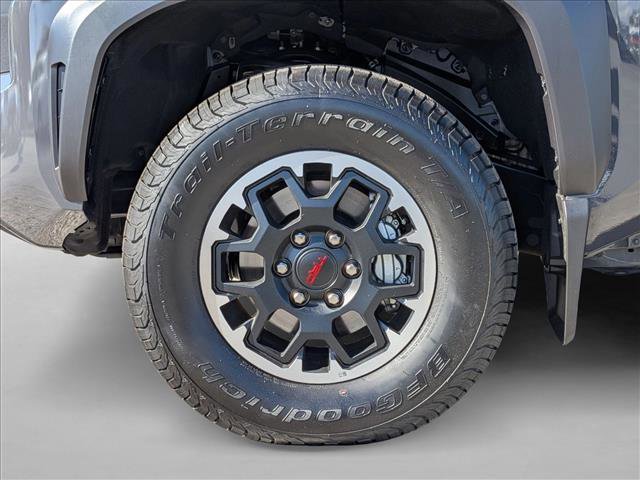 Certified 2025 Toyota Tacoma TRD Off-Road AWD/4WD image 23