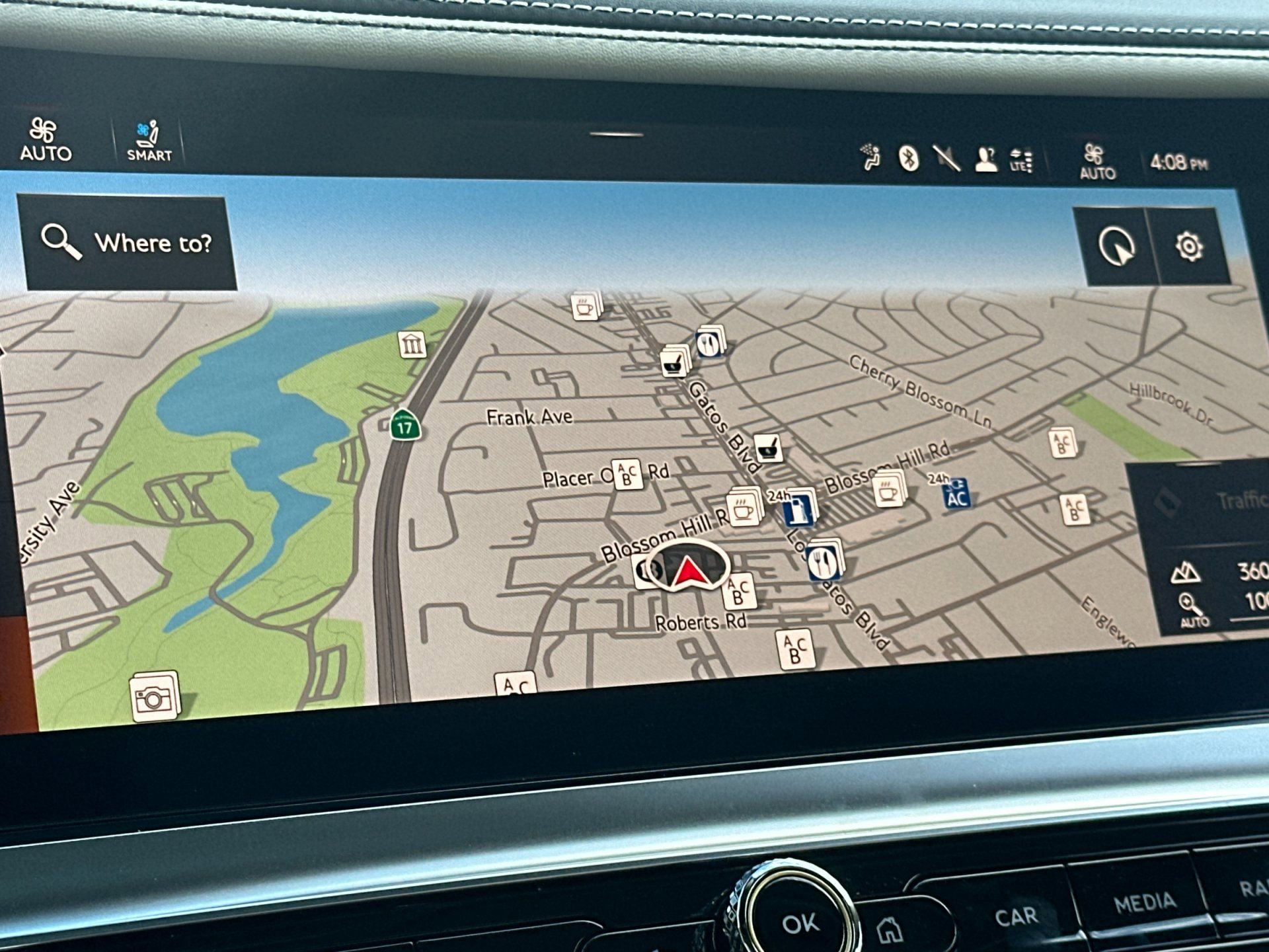 New 2026 Bentley Flying Spur Azure image 21