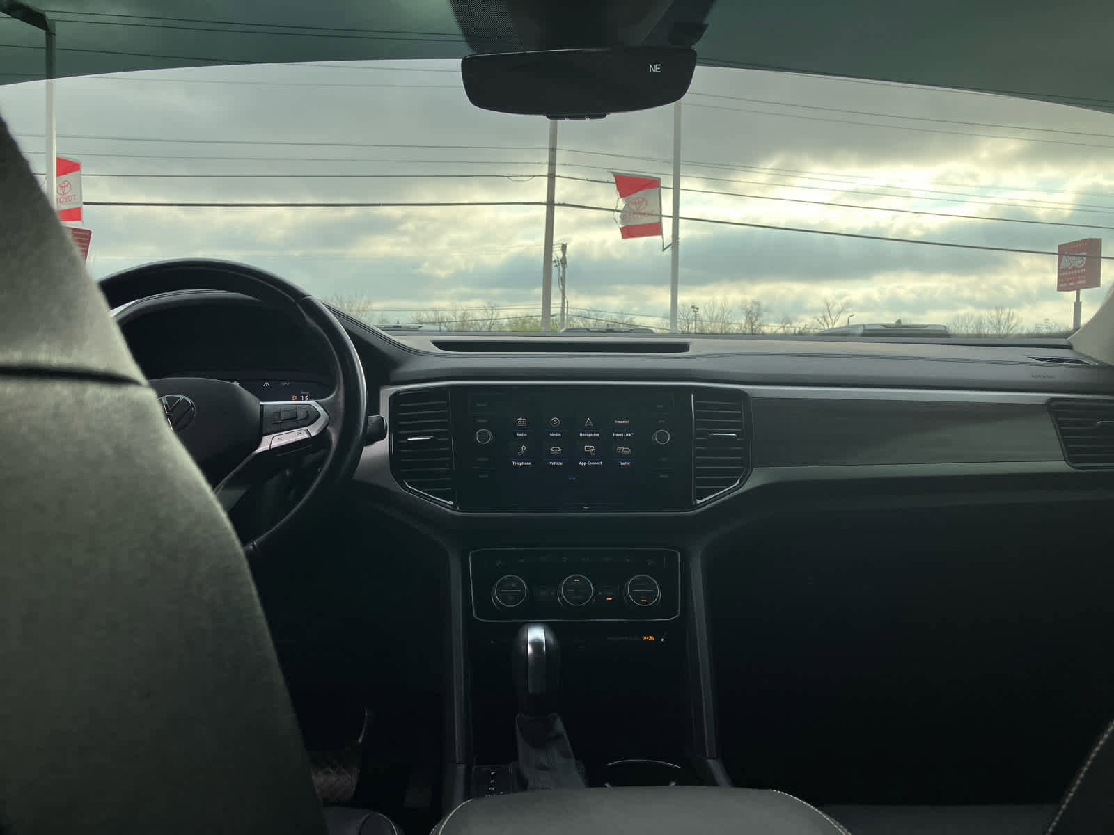 Used 2021 Volkswagen Atlas SEL image 35