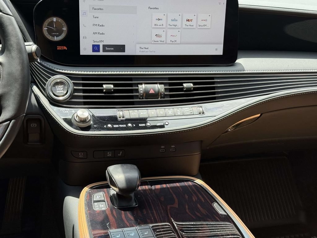 Used 2023 Lexus LS 500 AWD w/ Luxury Package image 18