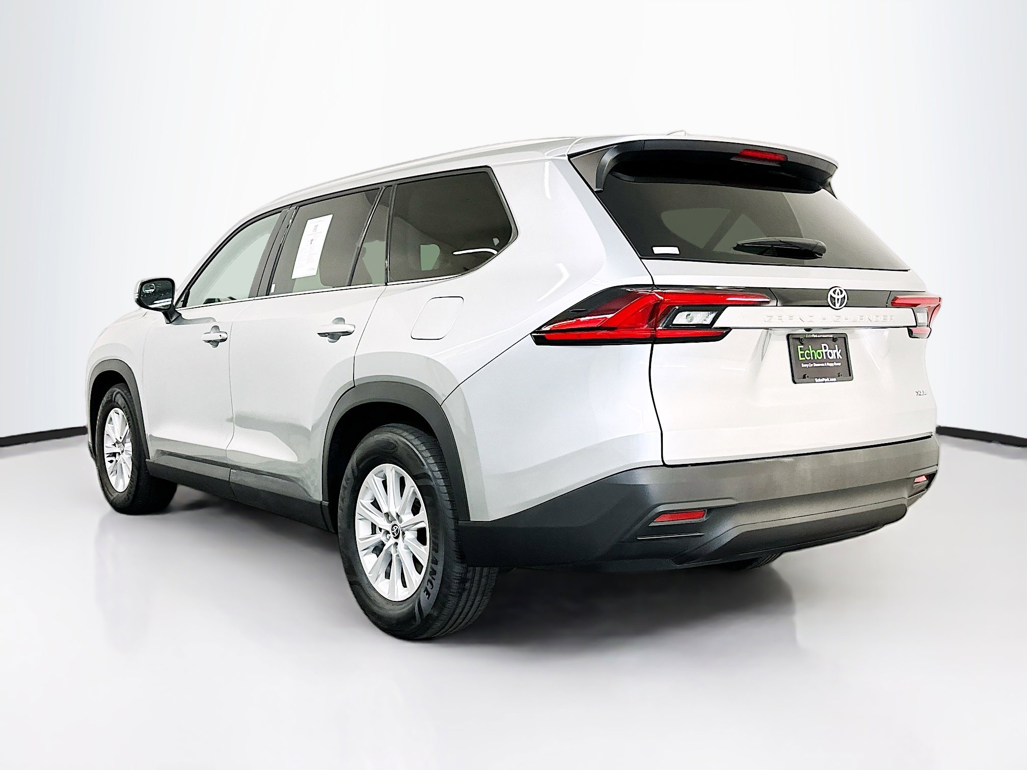 Used 2025 Toyota Grand Highlander XLE image 5