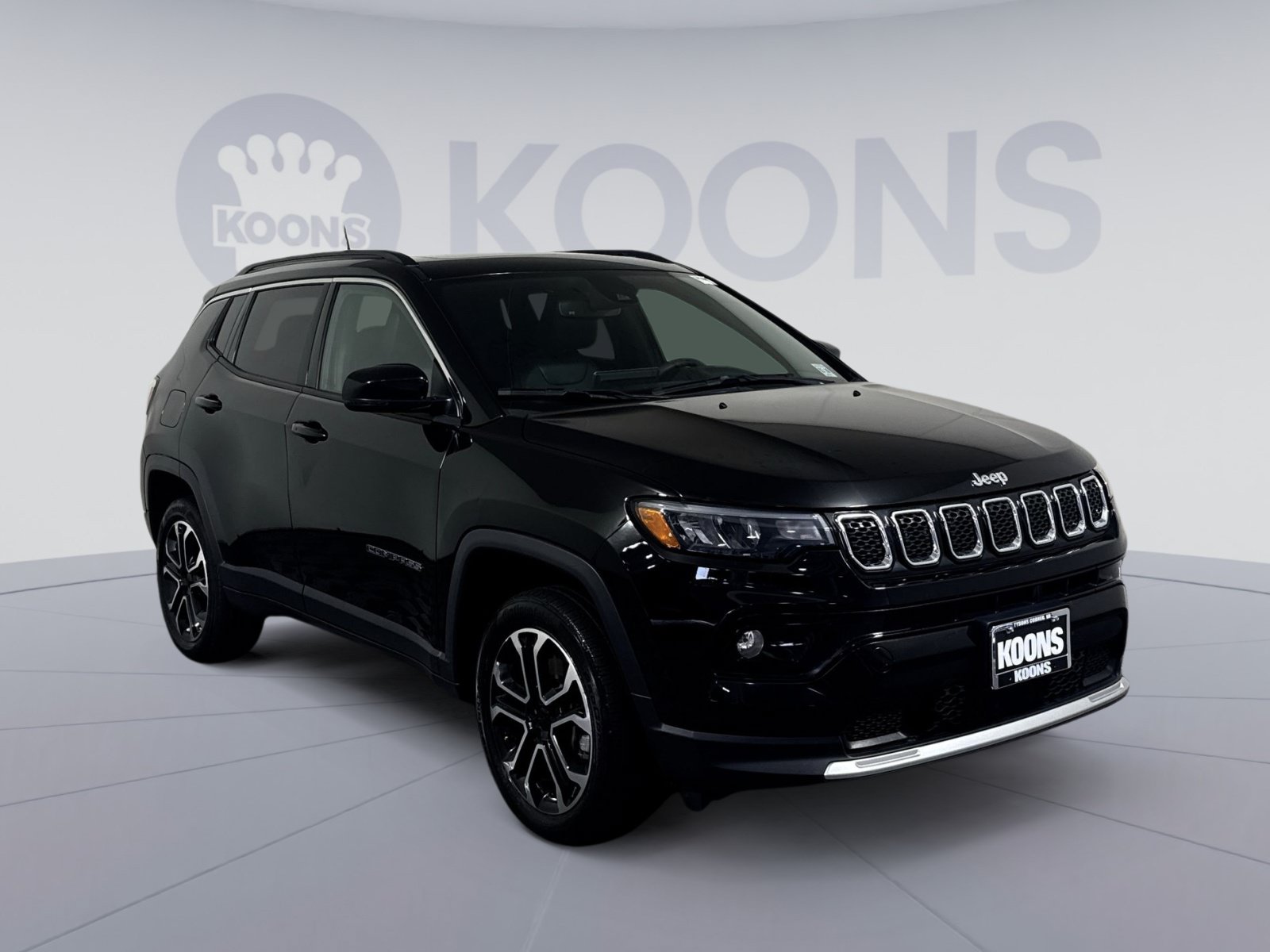 Used 2023 Jeep Compass Limited w/ Sun and Sound Group AWD/4WD image 10