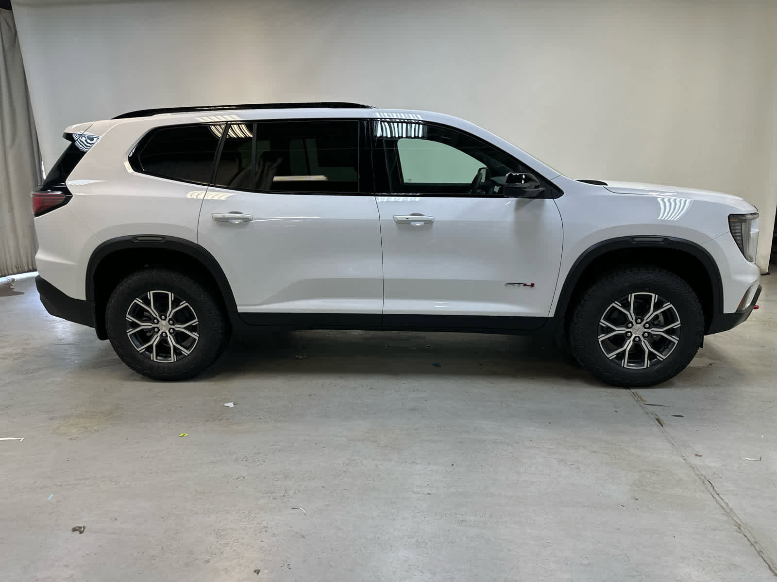 New 2026 GMC Acadia AT4 w/ Luxury Package image 10