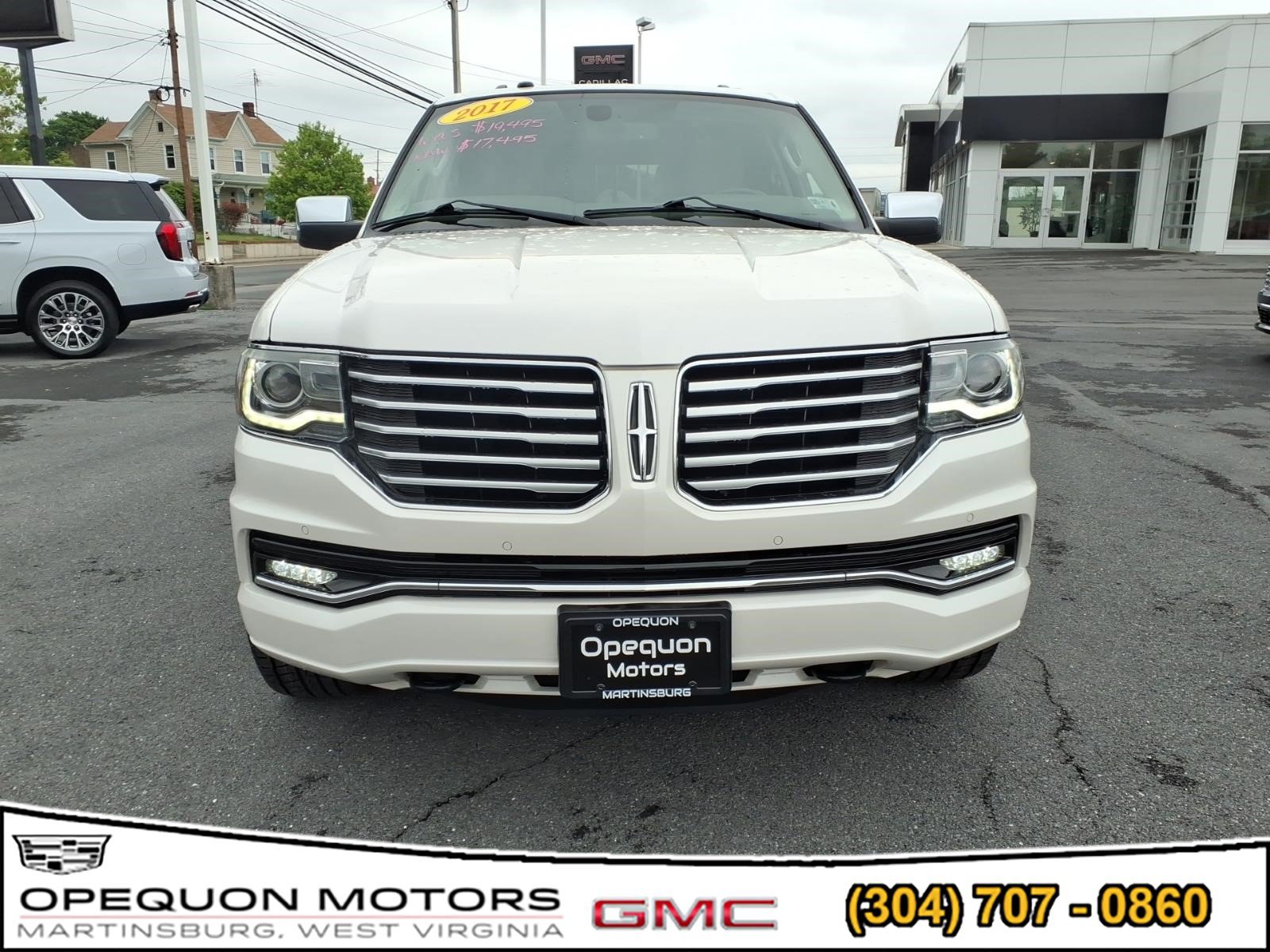 Used 2017 Lincoln Navigator L Select AWD/4WD image 2