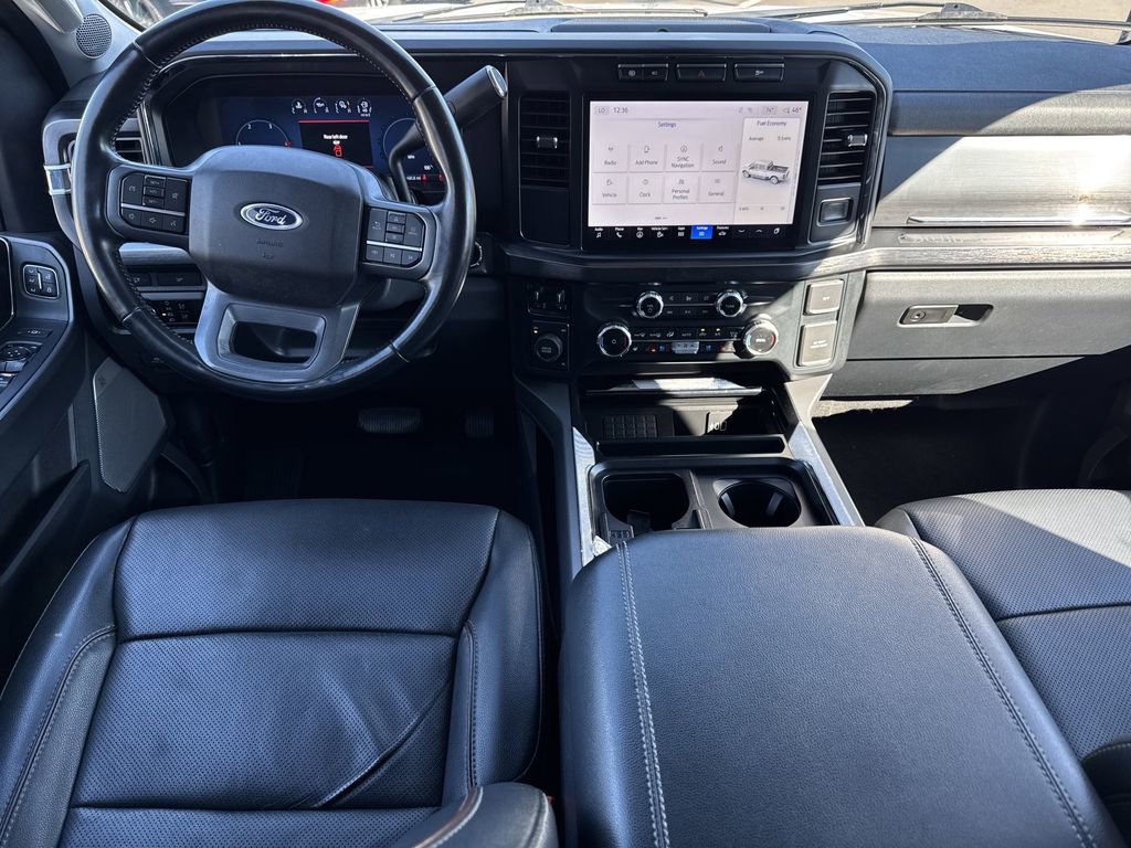 Used 2023 Ford F350 Lariat image 10