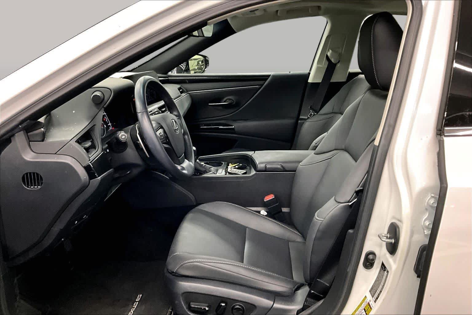 Used 2025 Lexus ES 350 w/ Accessory Package (Z2) FWD image 8