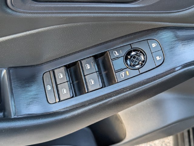Used 2024 Nissan Rogue S AWD/4WD image 14