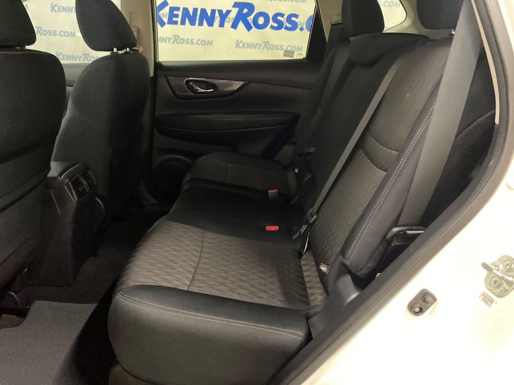 Used 2018 Nissan Rogue SV AWD/4WD image 10