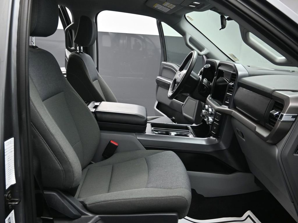 Used 2025 Ford F150 XLT w/ Equipment Group 301A Standard image 16