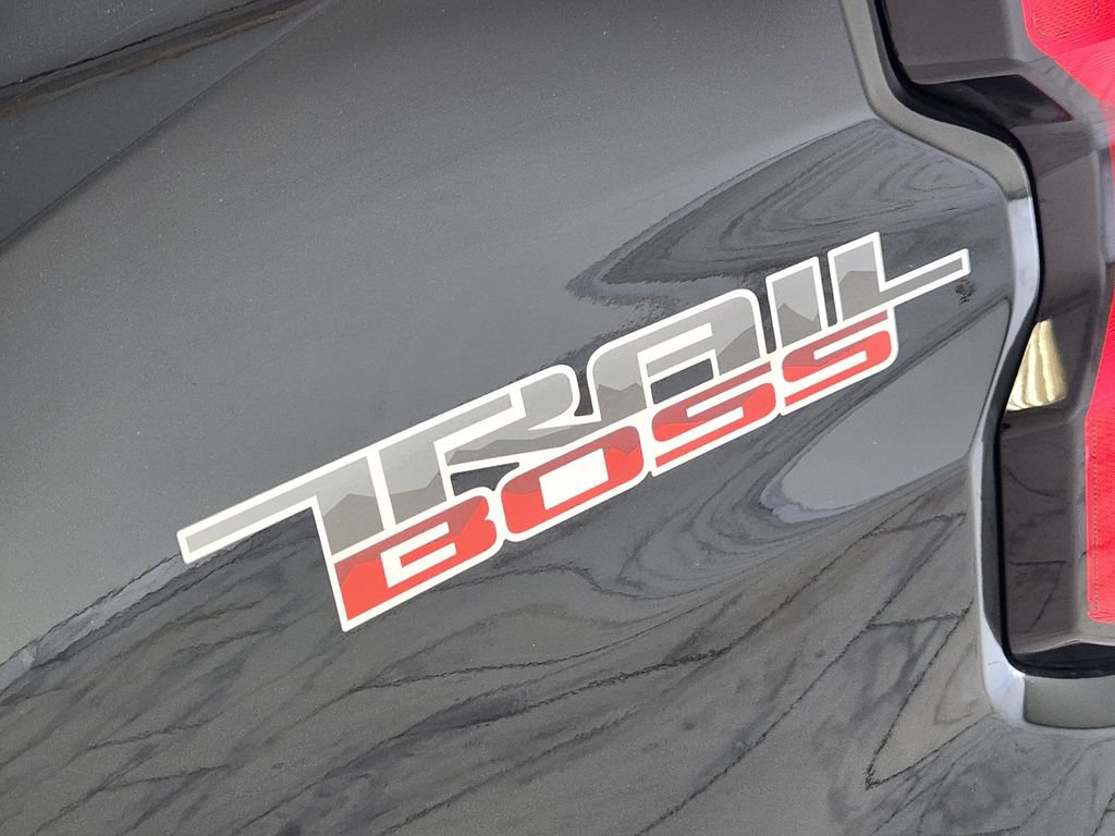 Used 2023 Chevrolet Colorado Trail Boss AWD/4WD image 12