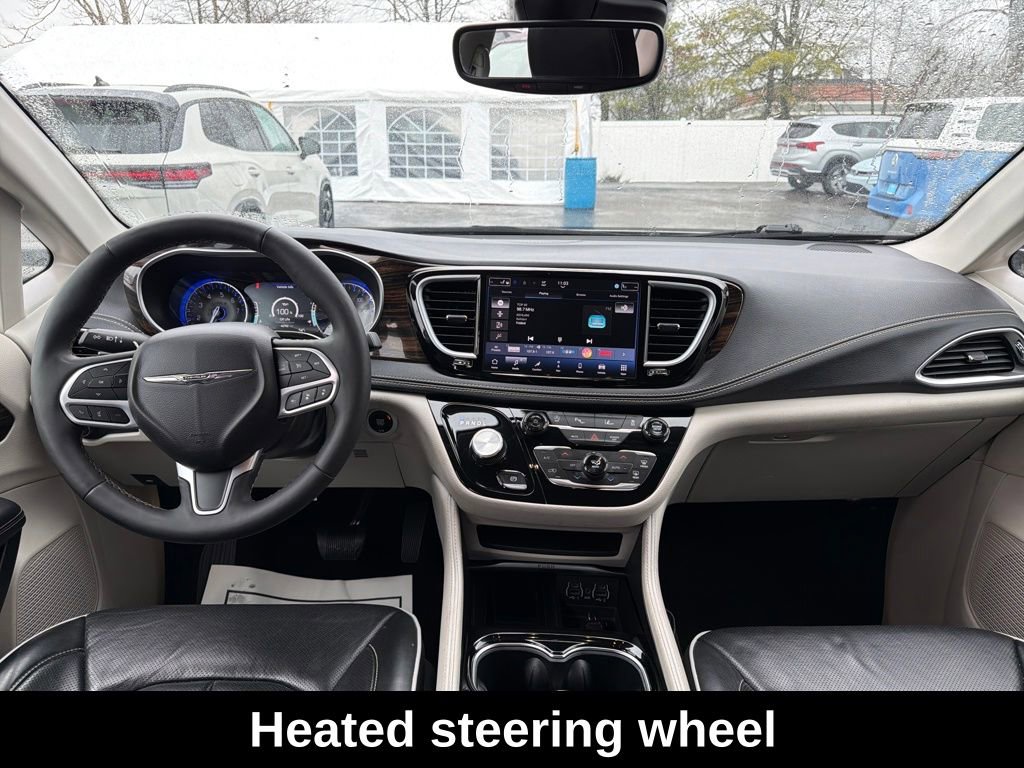 Used 2024 Chrysler Pacifica Limited image 15