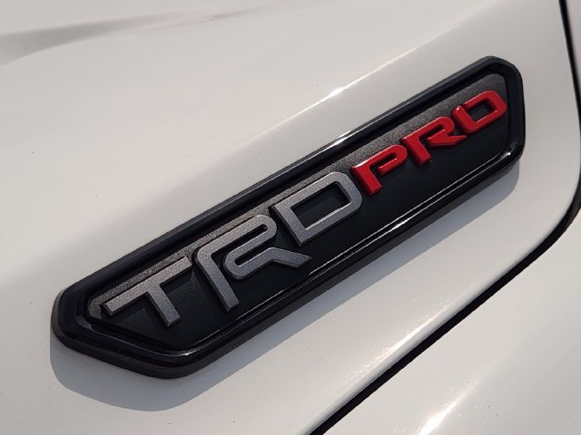Used 2025 Toyota Tacoma TRD Pro AWD/4WD image 7
