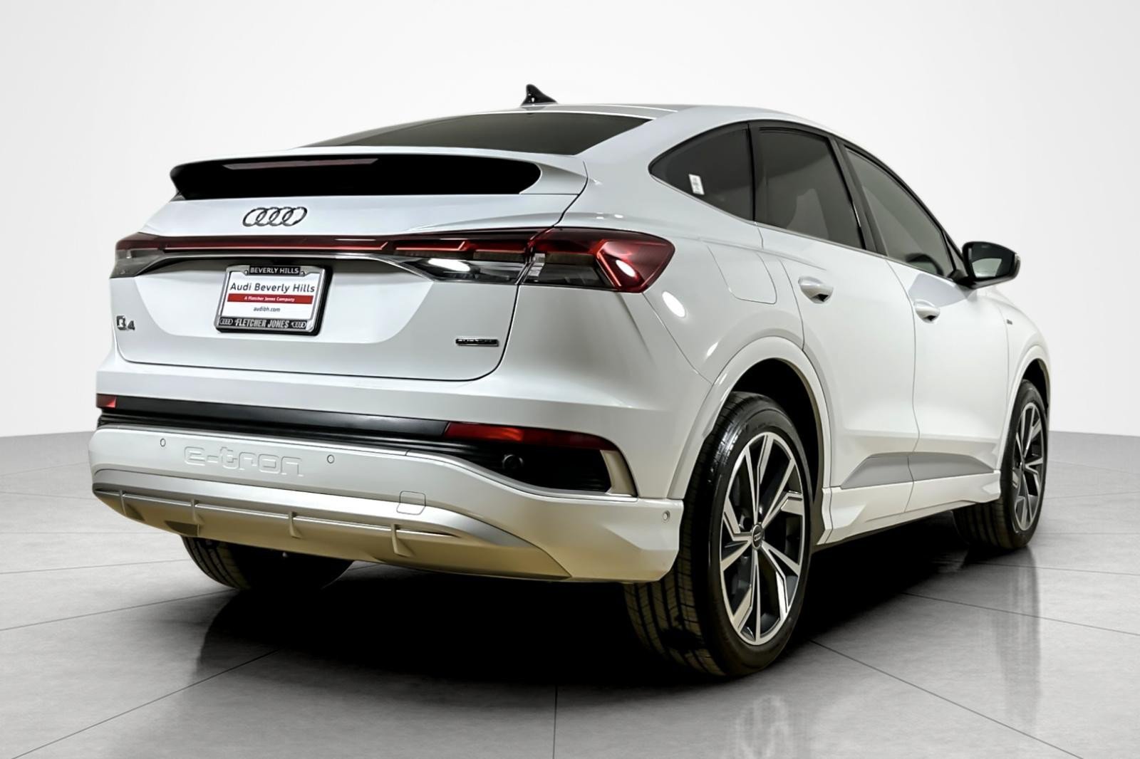 Certified 2023 Audi Q4 e-tron Prestige AWD/4WD image 5