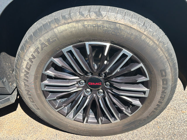 Used 2025 GMC Yukon Elevation w/ LPO, Floor Liner Package RWD image 11