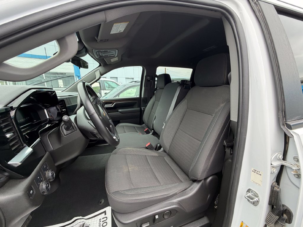 Used 2025 Chevrolet Silverado 2500 LT w/ Convenience Package AWD/4WD image 9